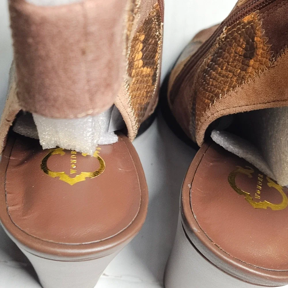 C‎ Wonder Ivy Tan Brown Patchwork Snakeskin Suede Peep Toe Block Heel Booties 5M